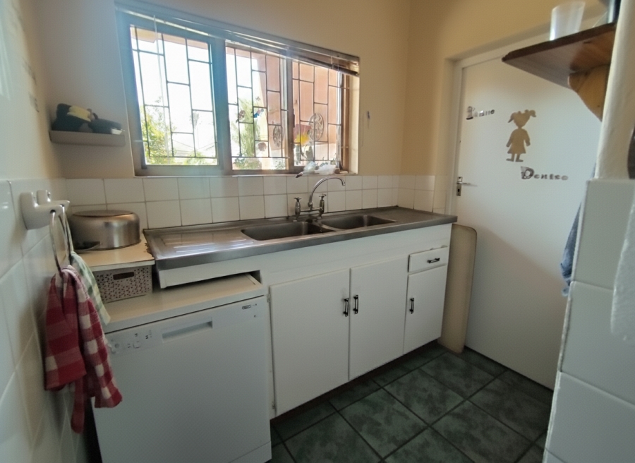 5 Bedroom Property for Sale in Glenlilly Western Cape